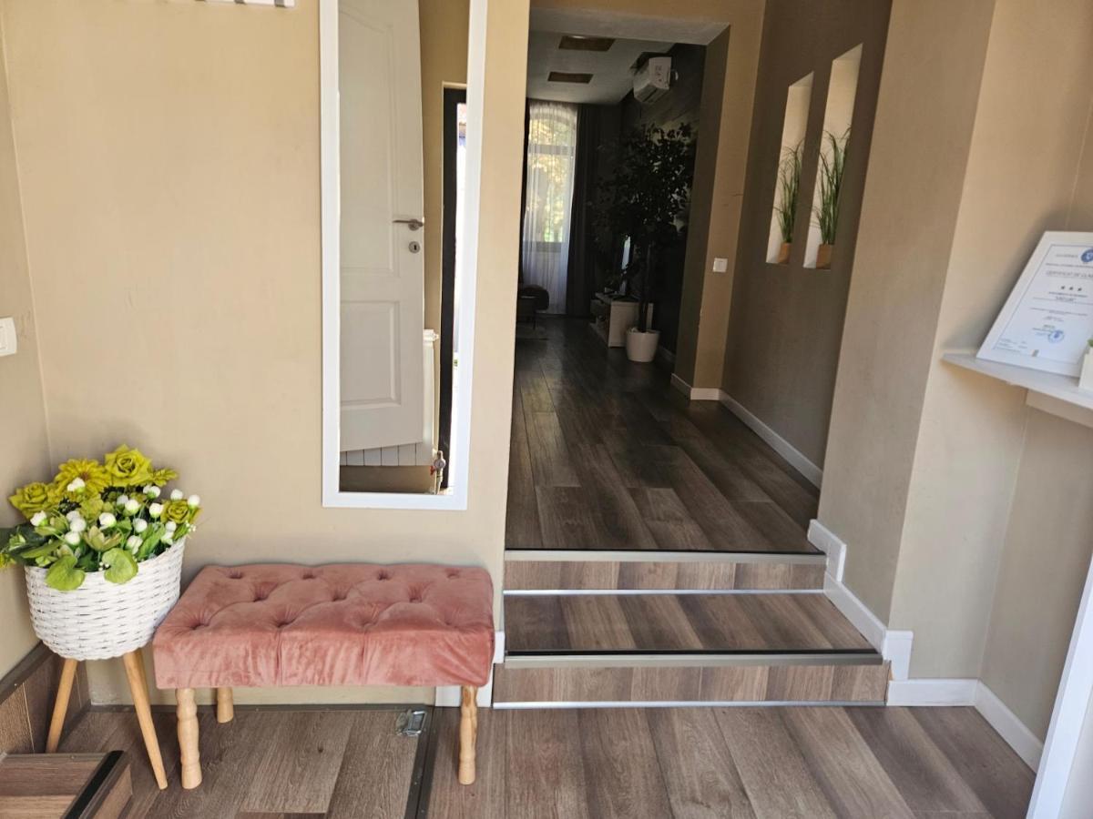 Laci Lak Premium Apartment オラデア エクステリア 写真